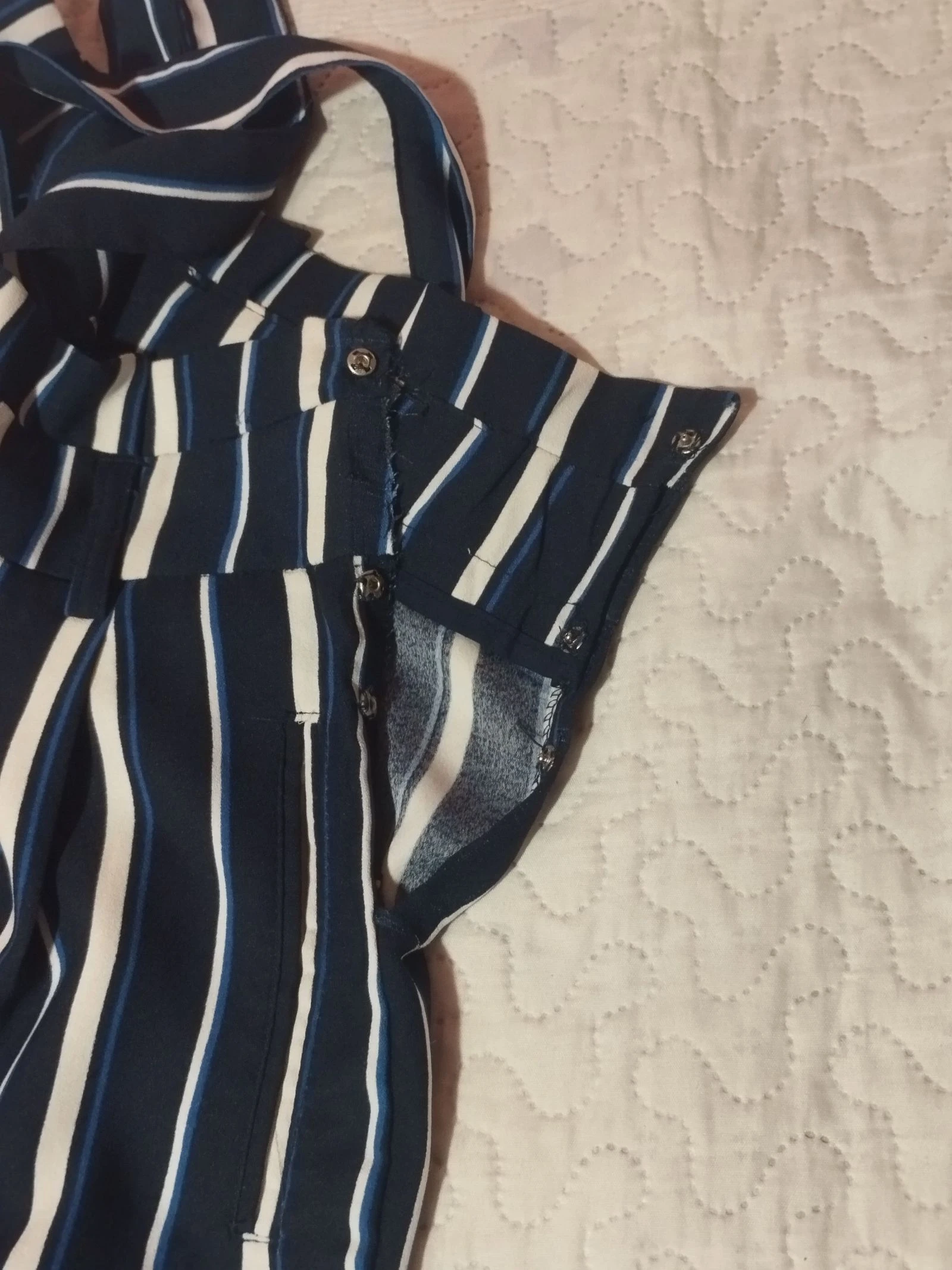 Pantalon fin et uni à rayures bleues et blanches - Stradivarius - Taille 34 – photo 3